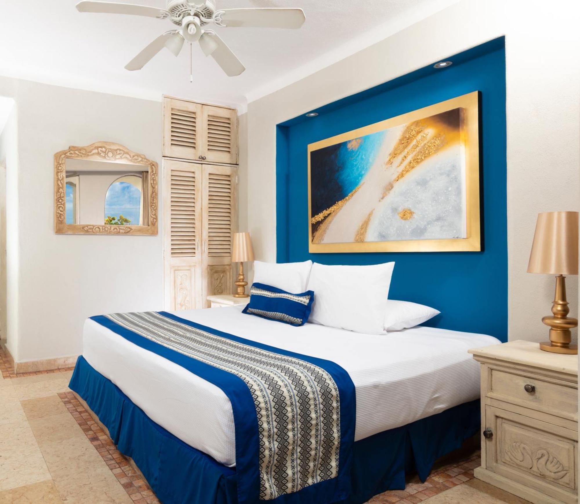 Blue Chairs Beachfront Resort Puerto Vallarta - Adults Only Экстерьер фото
