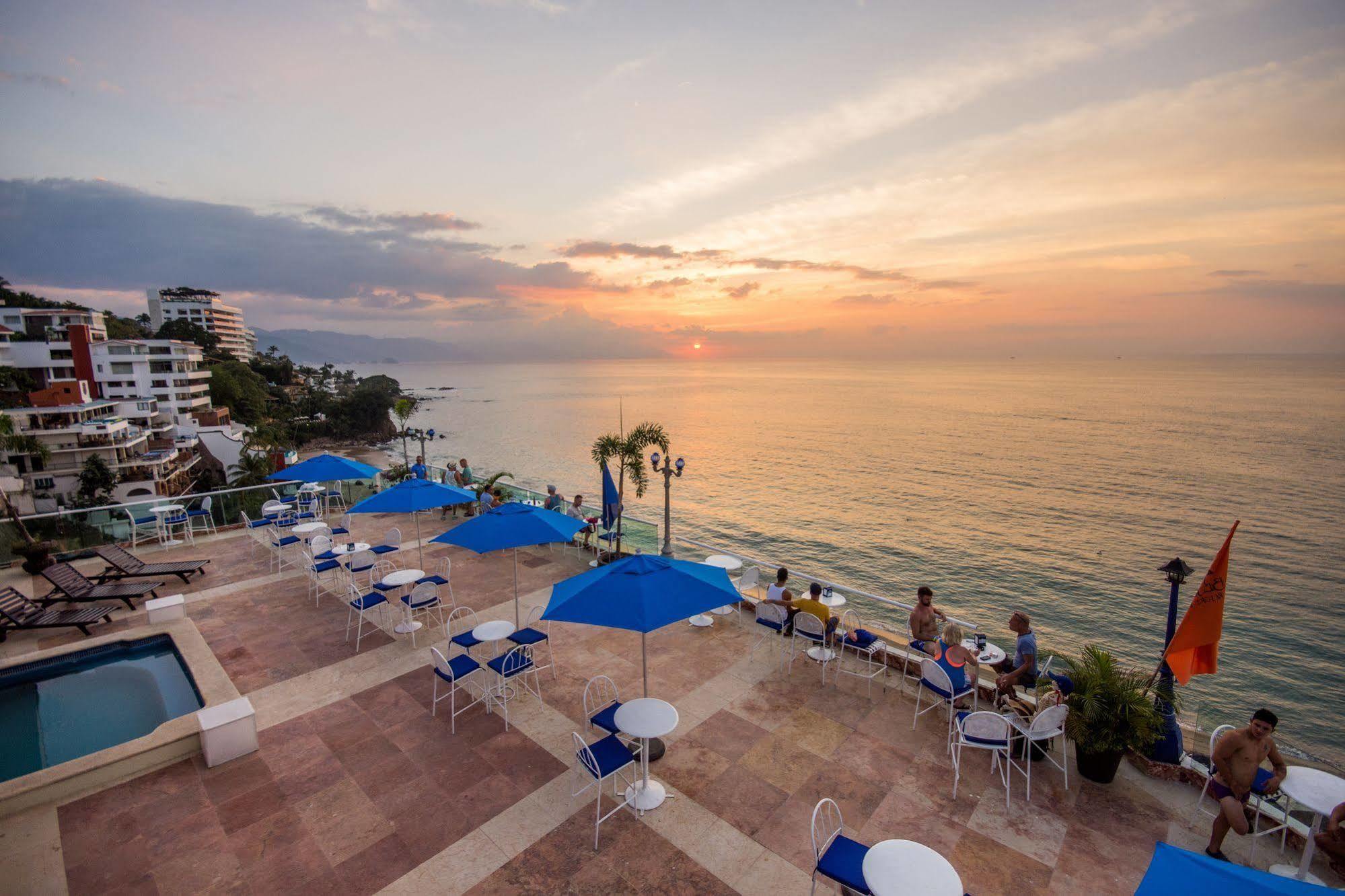 Blue Chairs Beachfront Resort Puerto Vallarta - Adults Only Экстерьер фото